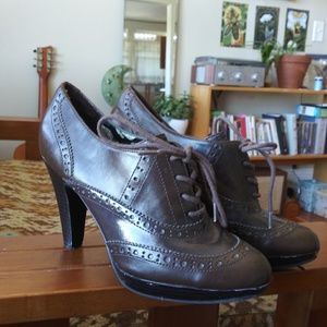 BONGO brown detailed ankle boot with heel